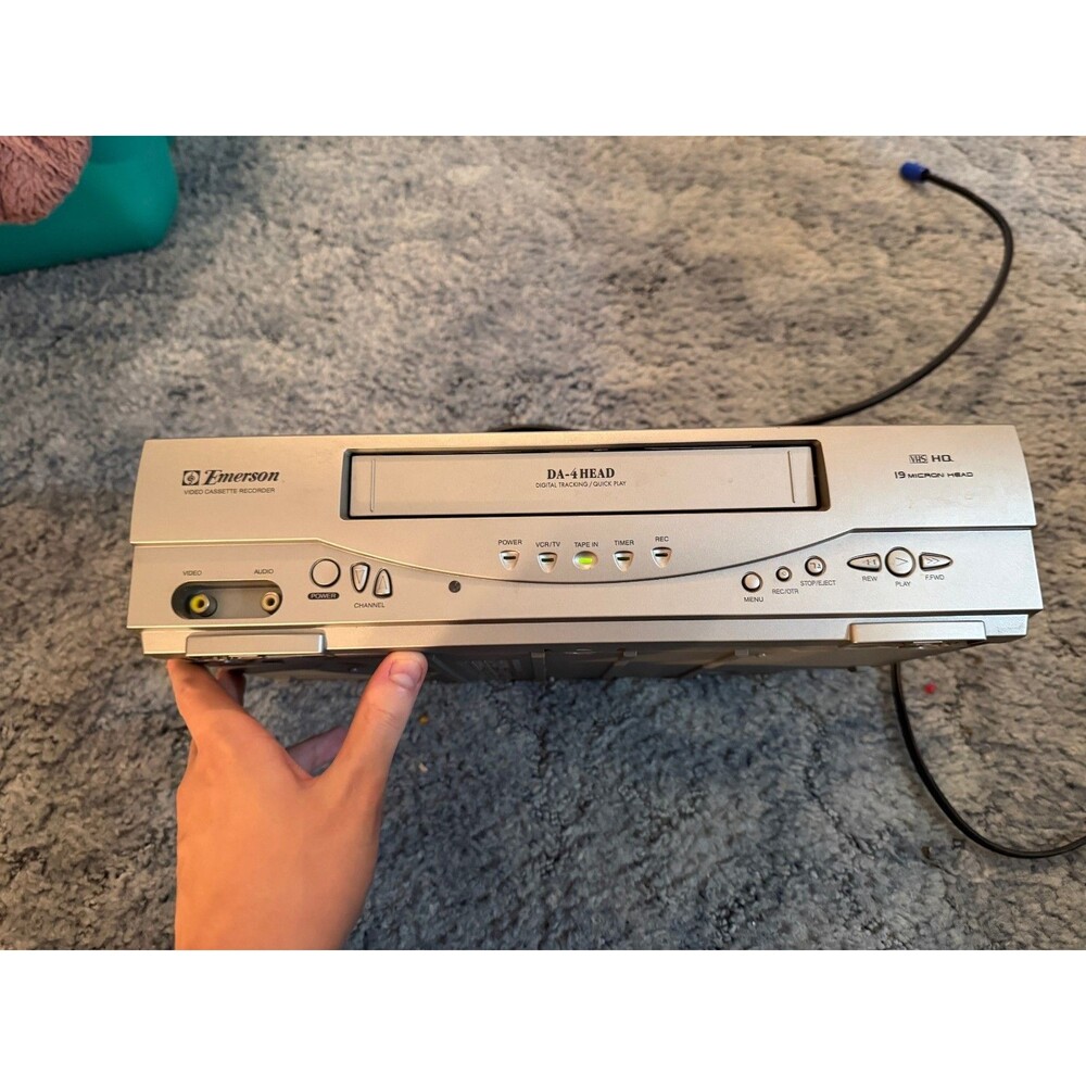 Emerson Model EWV404 4 Head VHS VCR Player - No remote - Tested To Power